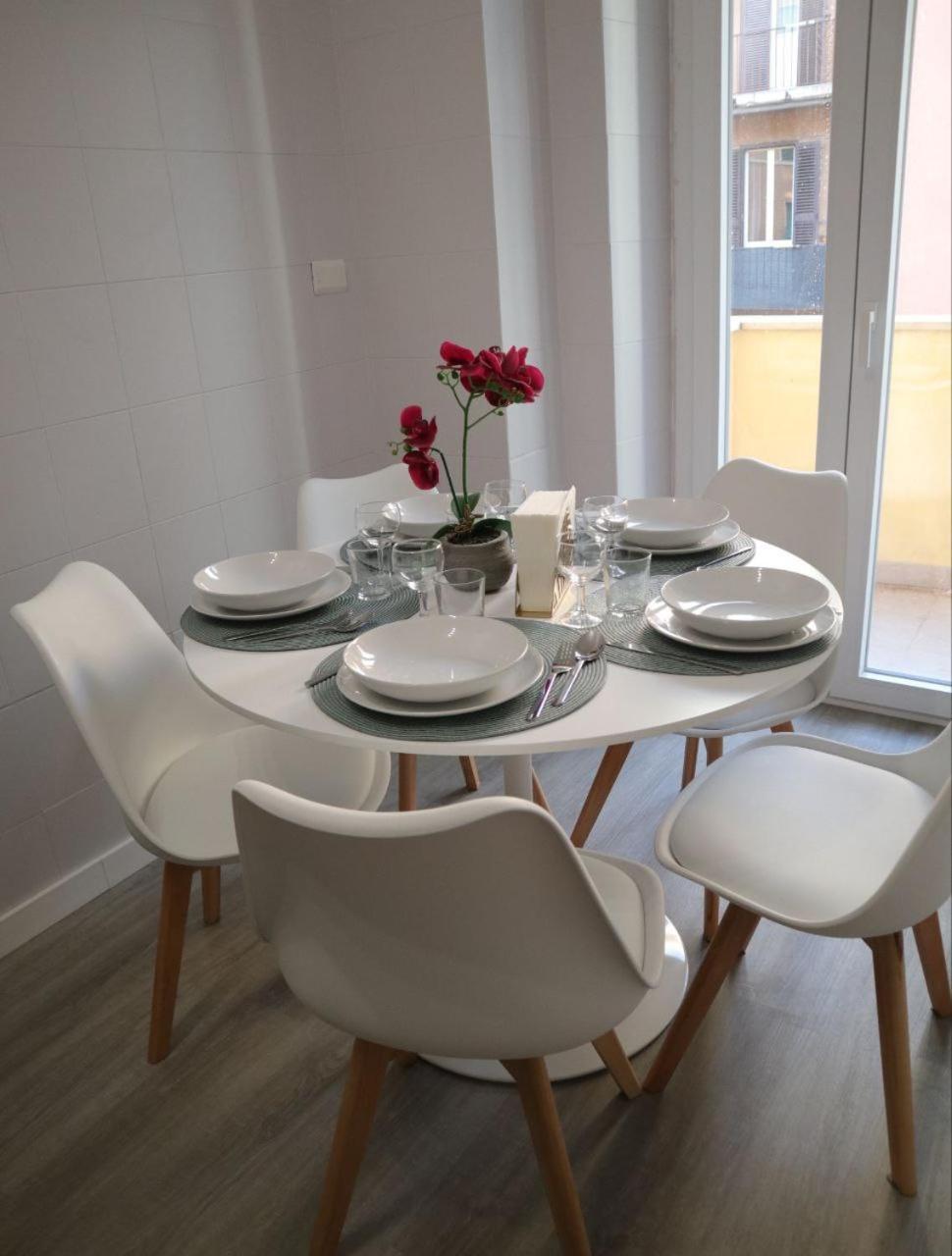 Sara'S Home - Modern Apartment Near Metro, Perfect For Families And Groups In Рим Екстериор снимка