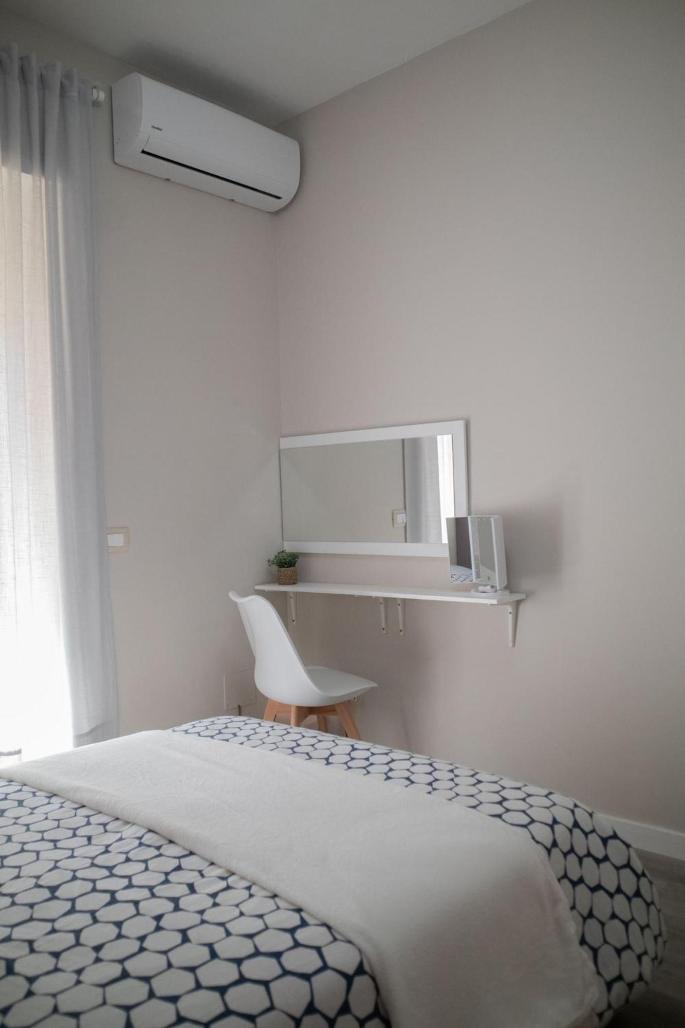 Sara'S Home - Modern Apartment Near Metro, Perfect For Families And Groups In Рим Екстериор снимка