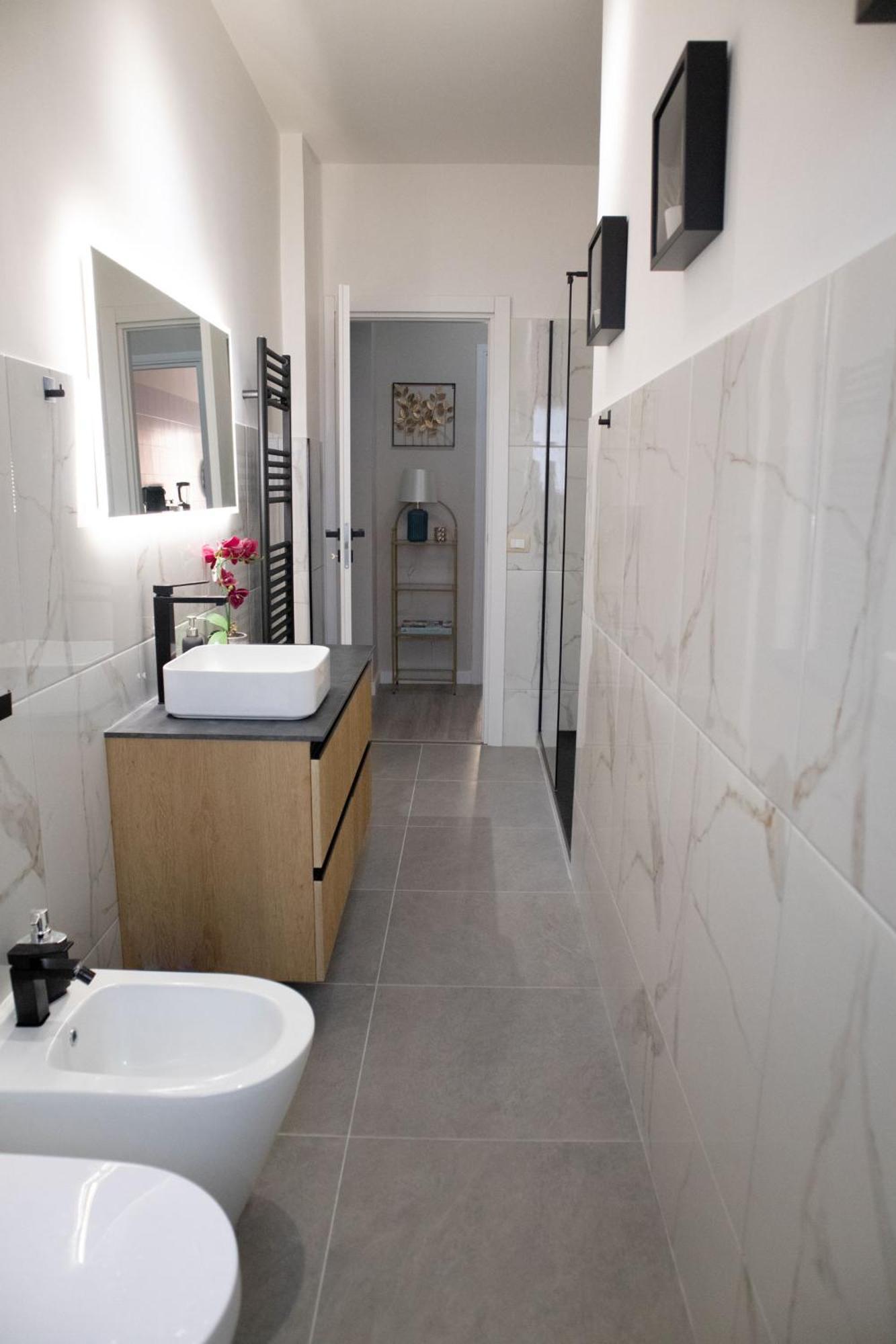 Sara'S Home - Modern Apartment Near Metro, Perfect For Families And Groups In Рим Екстериор снимка
