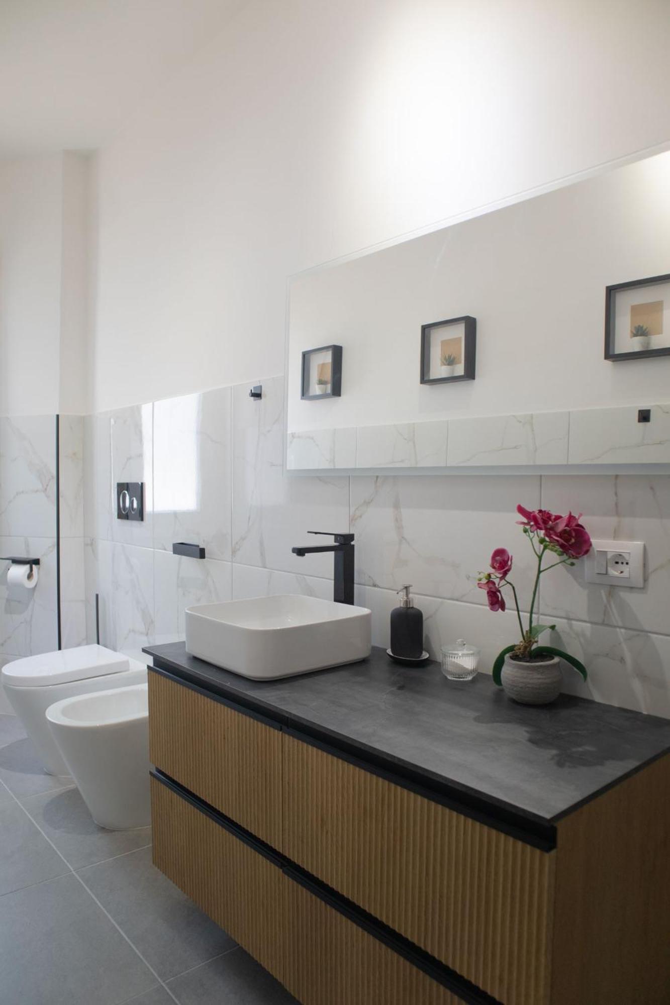 Sara'S Home - Modern Apartment Near Metro, Perfect For Families And Groups In Рим Екстериор снимка