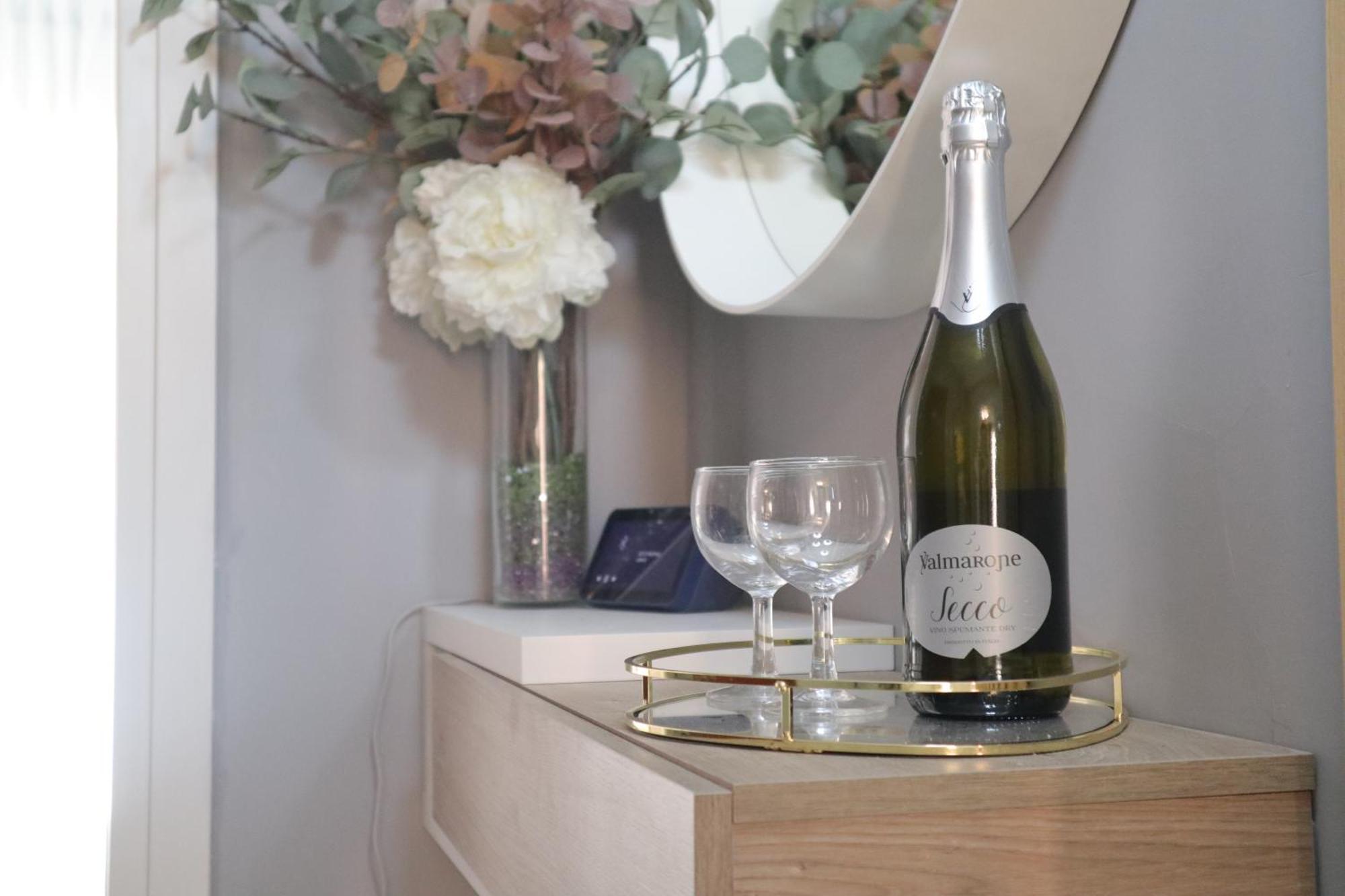 Sara'S Home - Modern Apartment Near Metro, Perfect For Families And Groups In Рим Екстериор снимка
